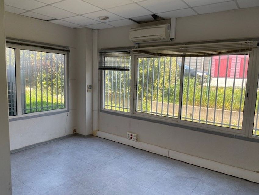 Local d'activités Location 83210 LA FARLEDE