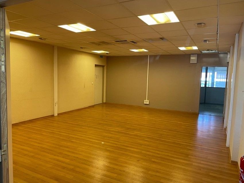 Local d'activités Location 83210 LA FARLEDE