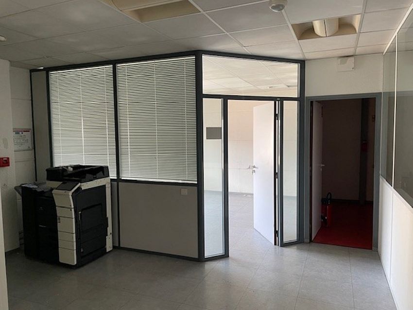 Local d'activités Location 83210 LA FARLEDE