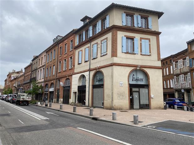 Commerce Location 31300 TOULOUSE 19 PLACE OLIVIER