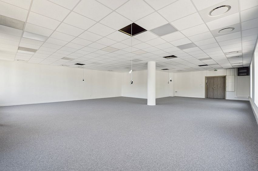 Bureau Location 06560 VALBONNE 1375 ROUTE DES DOLINES