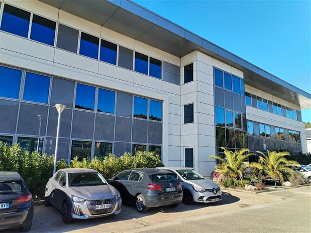 Bureau Location 13590 MEYREUIL