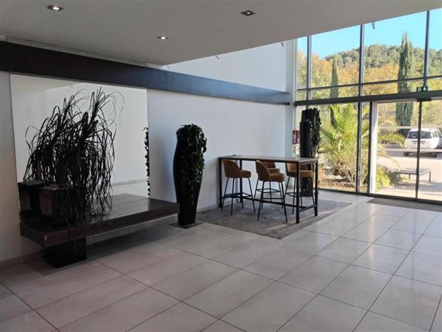 Bureau Location 13590 MEYREUIL