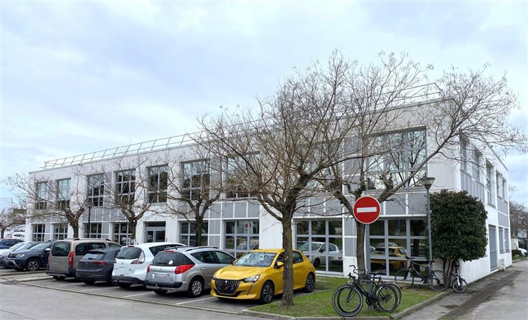 Chargement de l'image...