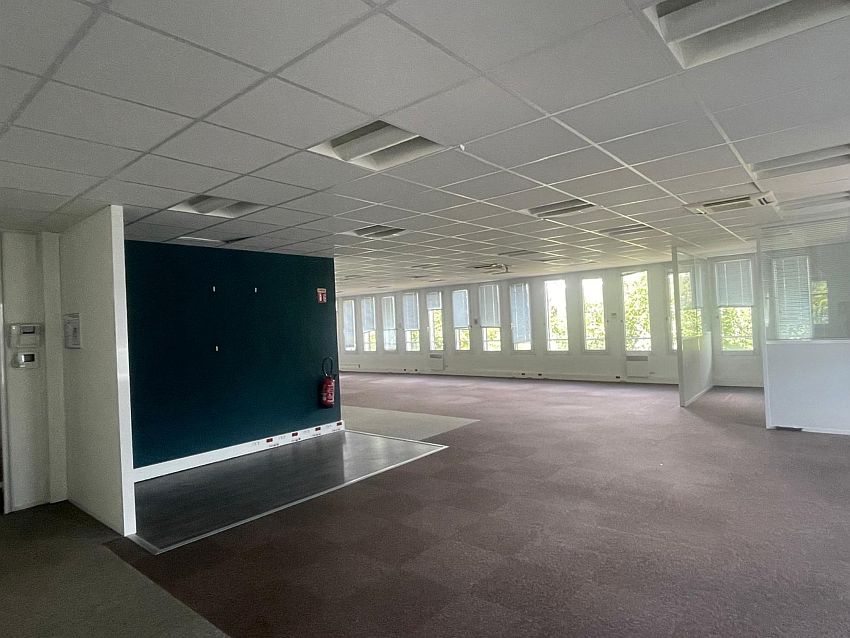 Bureau Vente/Location 33300 BORDEAUX 8 RUE DU PROFESSEUR ANDRE LAVIGNOLLE