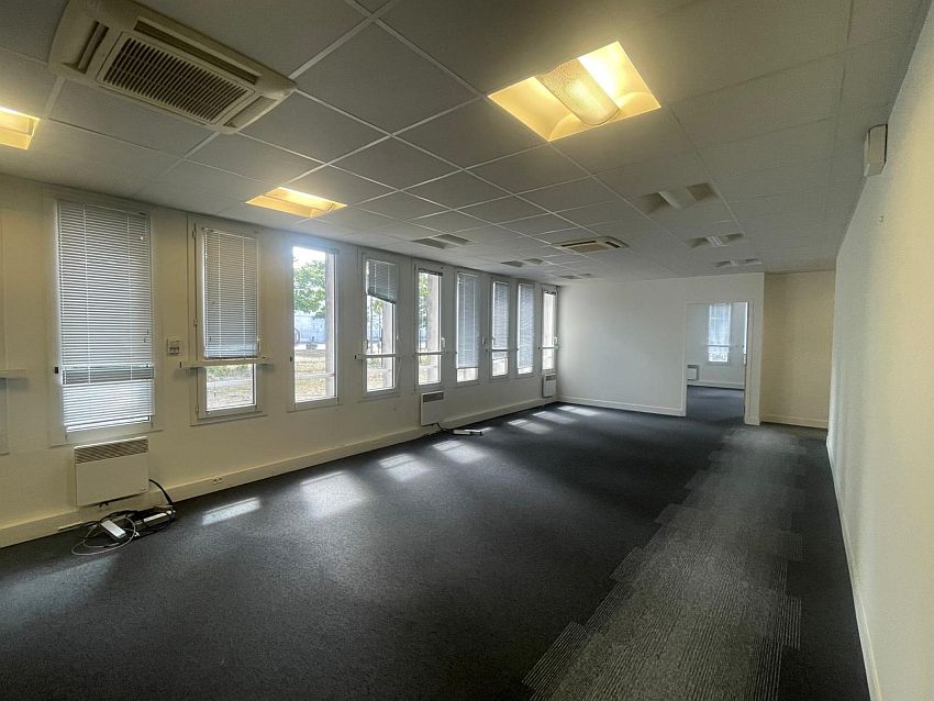 Bureau Vente/Location 33300 BORDEAUX 8 RUE DU PROFESSEUR ANDRE LAVIGNOLLE