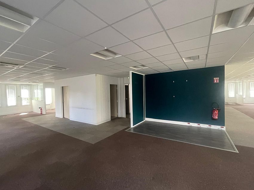 Bureau Vente/Location 33300 BORDEAUX 8 RUE DU PROFESSEUR ANDRE LAVIGNOLLE