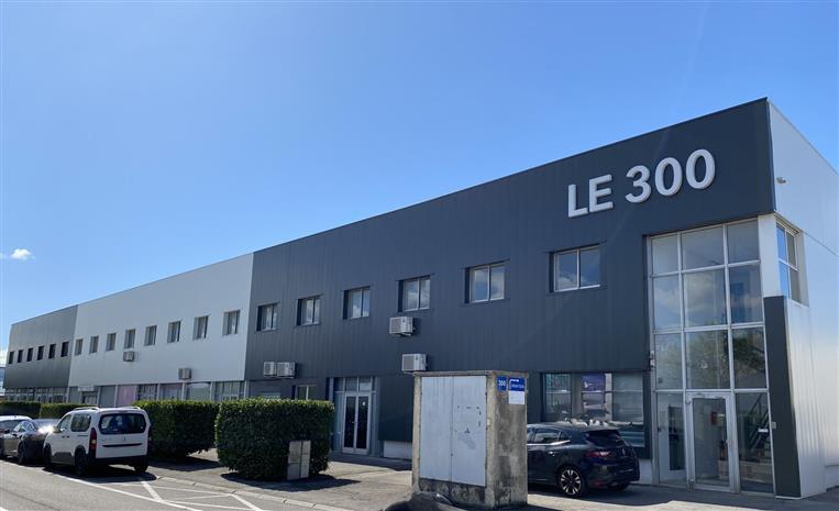 Bureau Location 34130 MAUGUIO