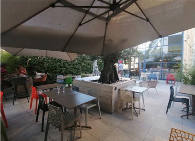 Commerce Location 34990 JUVIGNAC