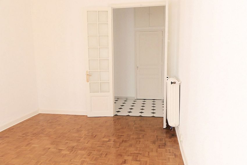 Bureau Location 06000 NICE