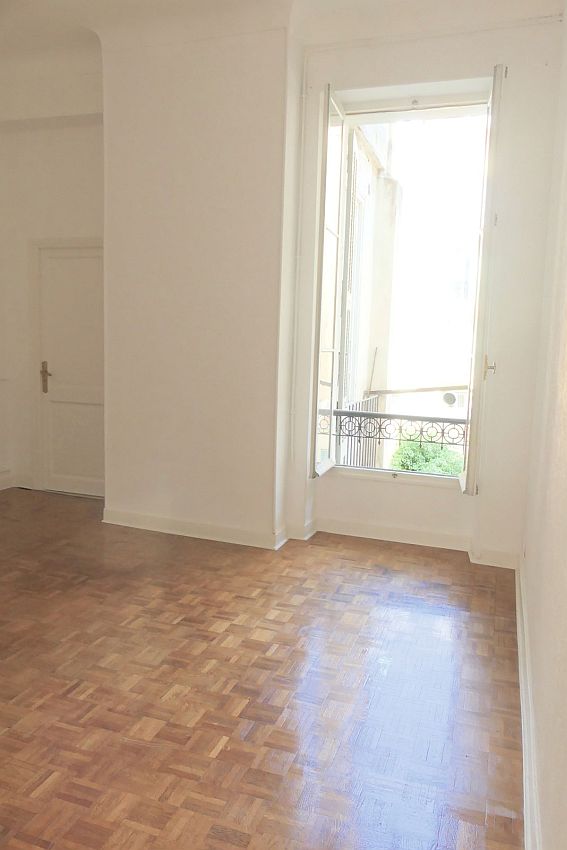 Bureau Location 06000 NICE