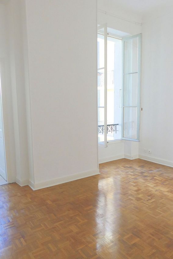 Bureau Location 06000 NICE