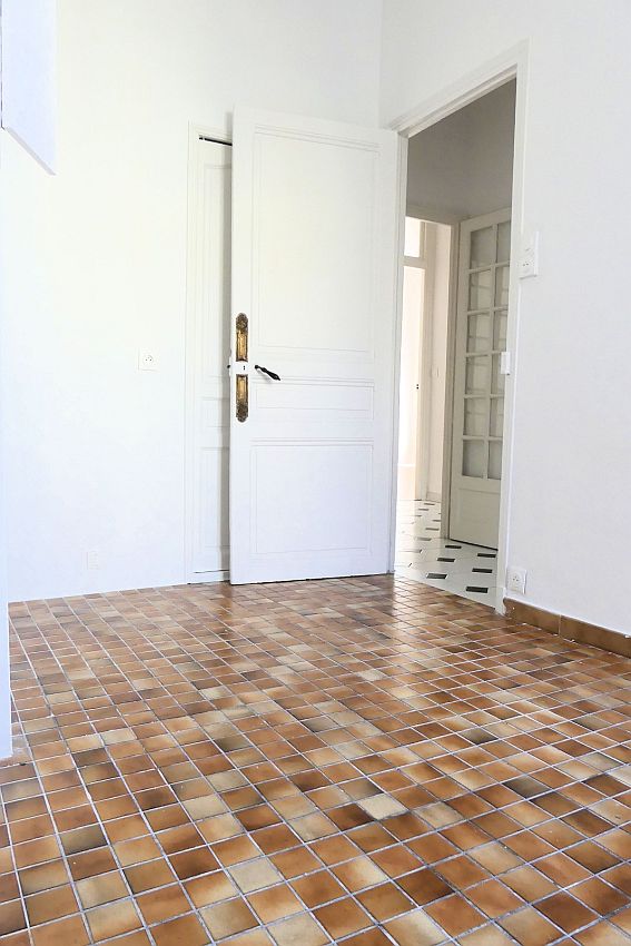 Bureau Location 06000 NICE