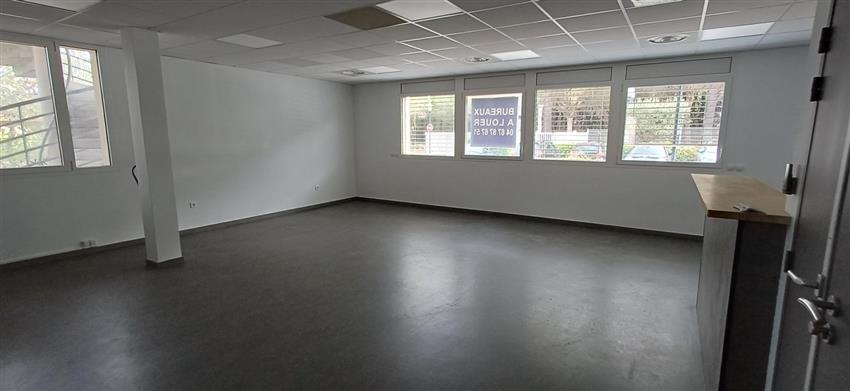 Bureau Location 34670 BAILLARGUES 242 AVENUE DU GOLF