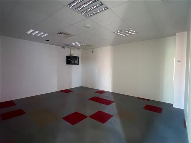 Bureau Location 34920 LE CRES 2 AVENUE MONTERONI D'ARBIA