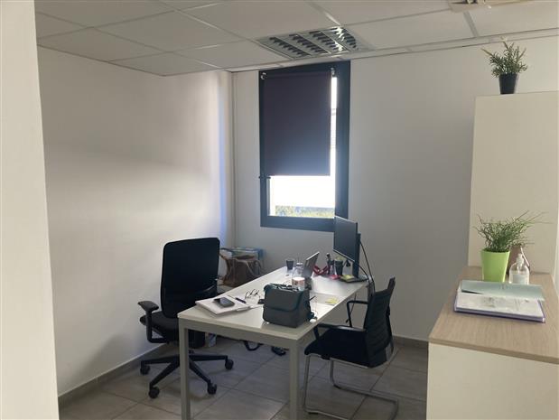 Bureau Location 83600 FREJUS