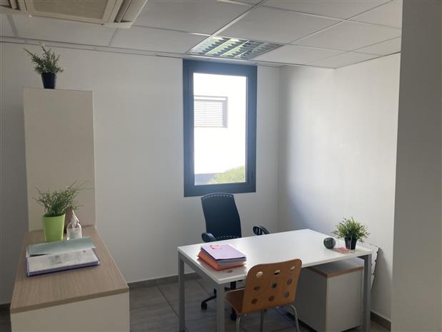 Bureau Location 83600 FREJUS
