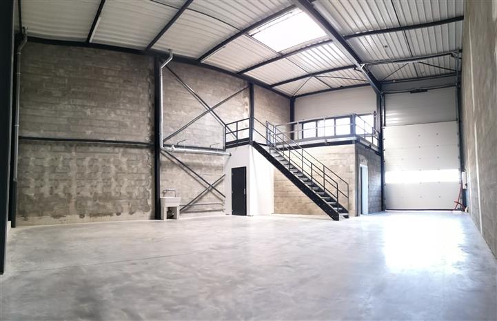 Local d'activités Location 69740 GENAS