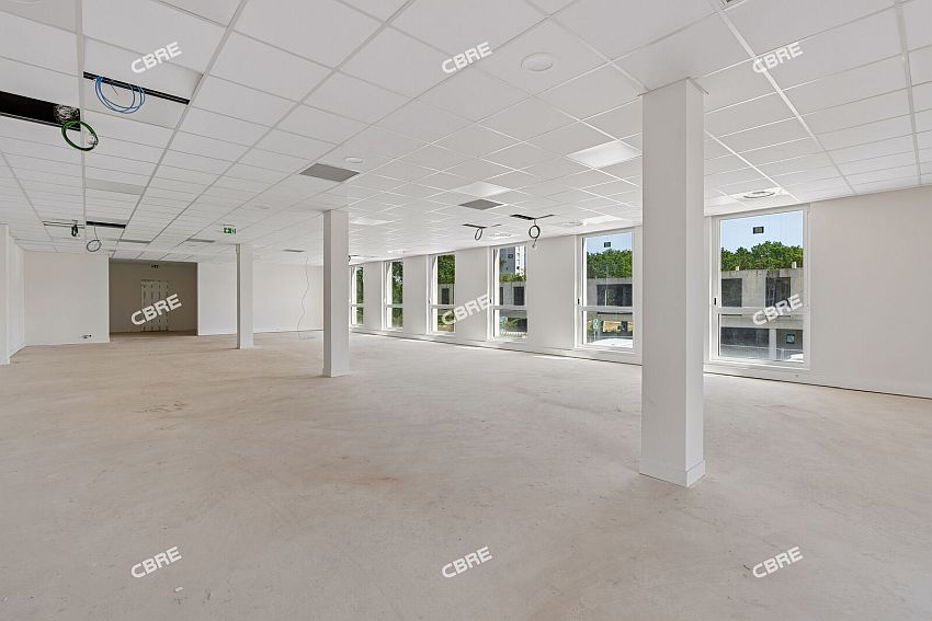Bureau Location 33185 LE HAILLAN 5 RUE ADRIENNE BOLLAND