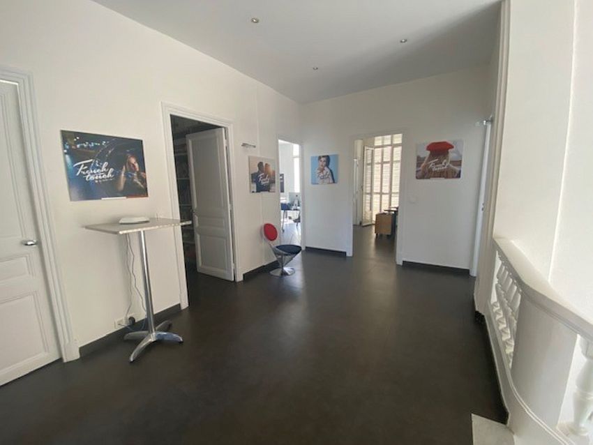 Bureau Location 06000 NICE