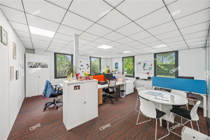 Bureau Vente 33700 MERIGNAC 18 AVENUE PYTHAGORE