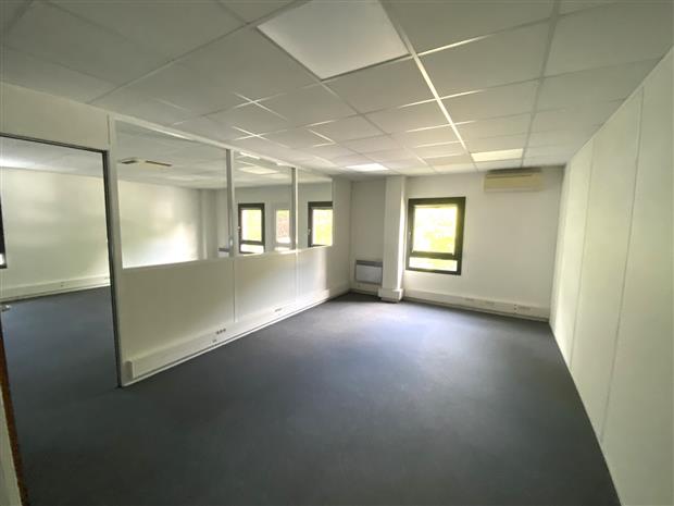 Bureau Location 59290 WASQUEHAL