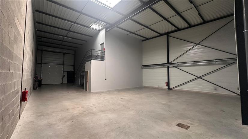 Local d'activités Vente/Location 69730 GENAY