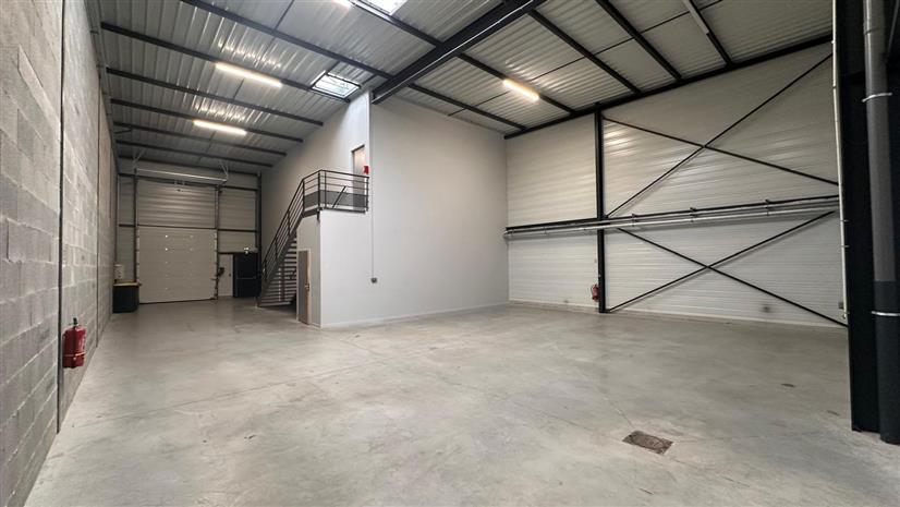 Local d'activités Vente/Location 69730 GENAY