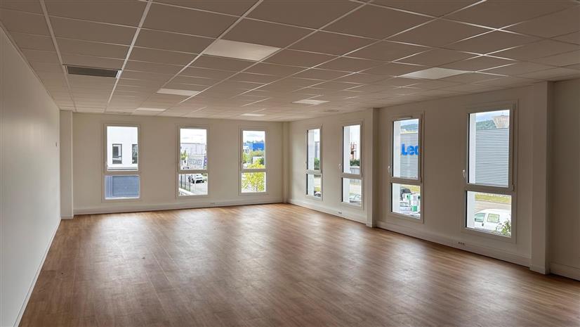 Local d'activités Vente/Location 69730 GENAY