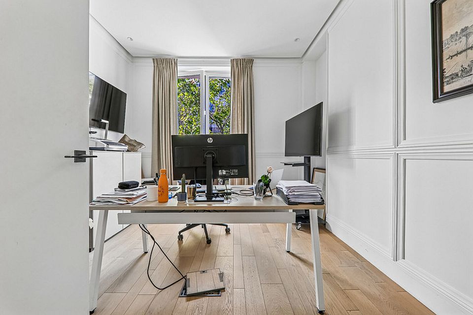 Bureau Location 75008 PARIS 14 AVENUE FRANKLIN DELANO ROOSEVELT