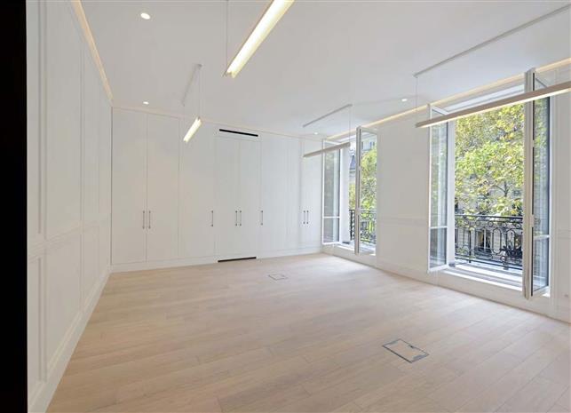 Bureau Location 75008 PARIS 14 AVENUE FRANKLIN DELANO ROOSEVELT