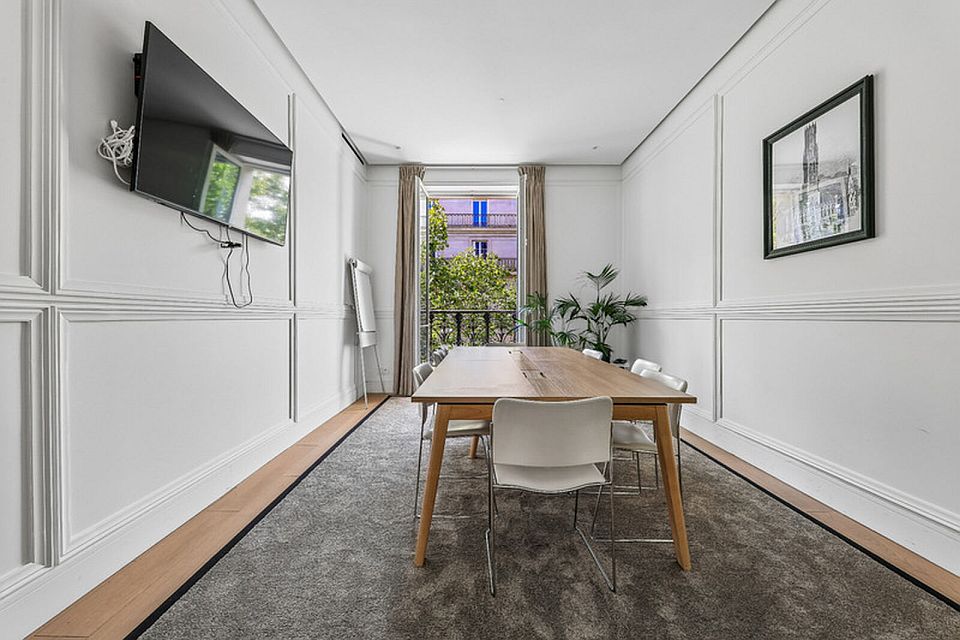 Bureau Location 75008 PARIS 14 AVENUE FRANKLIN DELANO ROOSEVELT