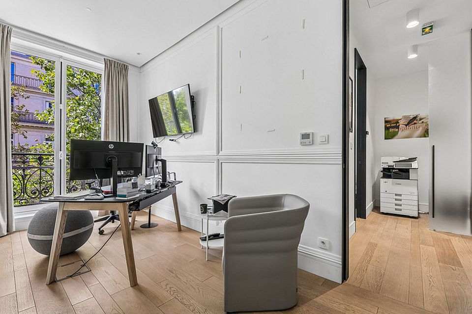 Bureau Location 75008 PARIS 14 AVENUE FRANKLIN DELANO ROOSEVELT