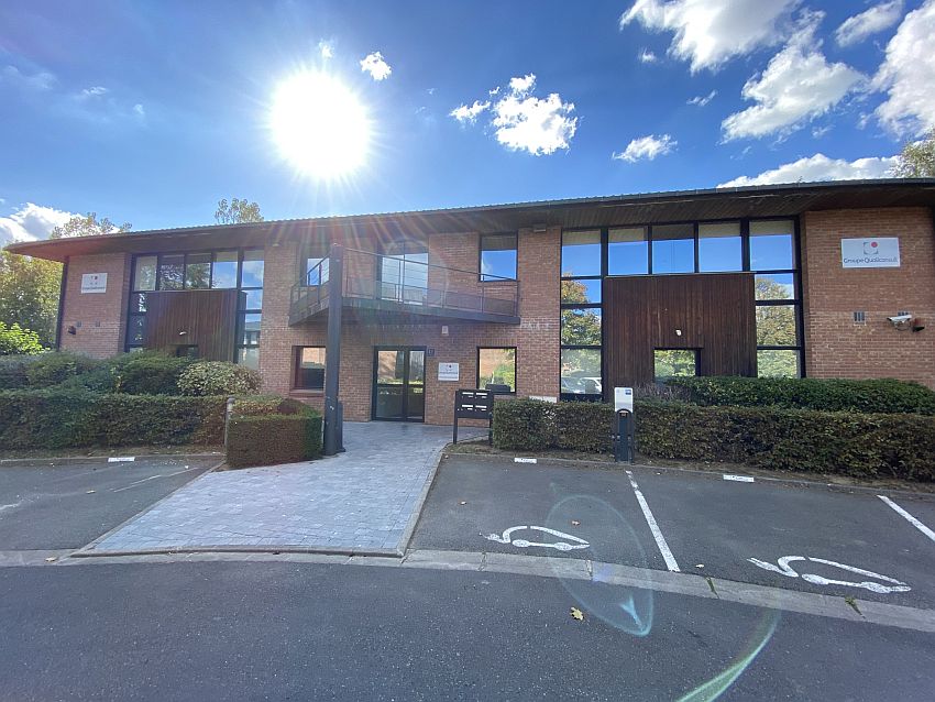 Bureau Location 59260 LEZENNES