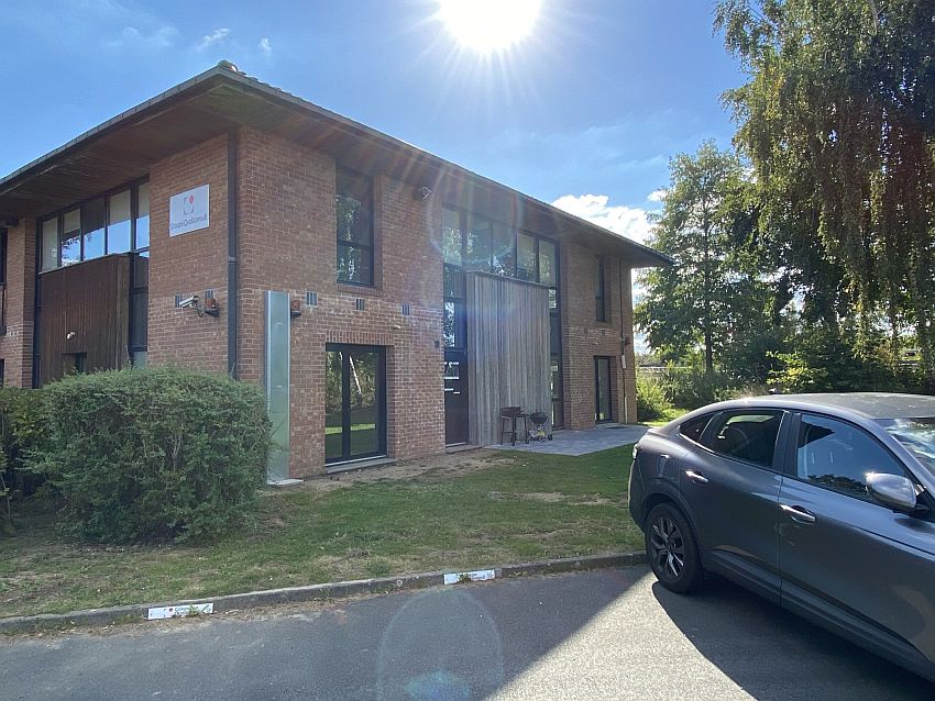 Bureau Location 59260 LEZENNES