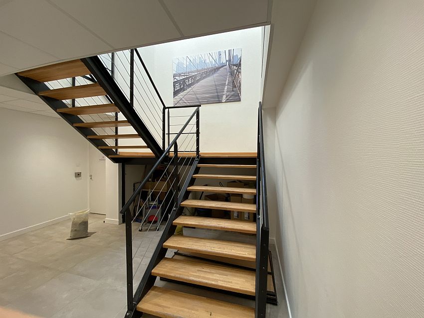 Bureau Location 59260 LEZENNES