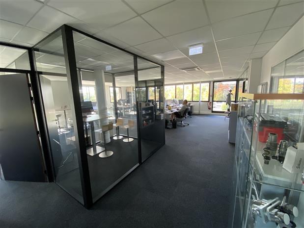 Bureau Location 59260 LEZENNES