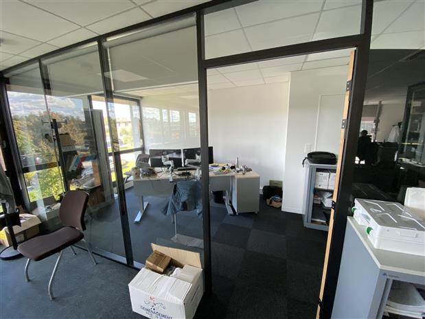 Bureau Location 59260 LEZENNES