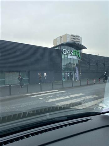 Commerce Location 77100 MEAUX  PLACE DE BEAUVAL