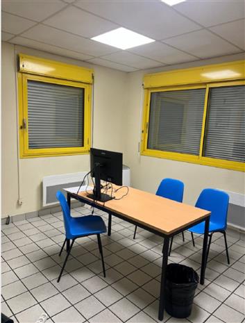 Local d'activités Location 01360 BELIGNEUX