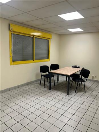 Local d'activités Location 01360 BELIGNEUX