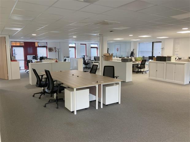 Bureau Location 59810 LESQUIN