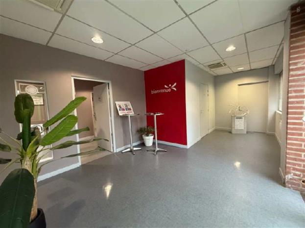 Bureau Location 59160 LOMME