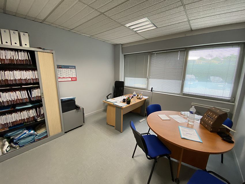 Bureau Location 59160 LOMME