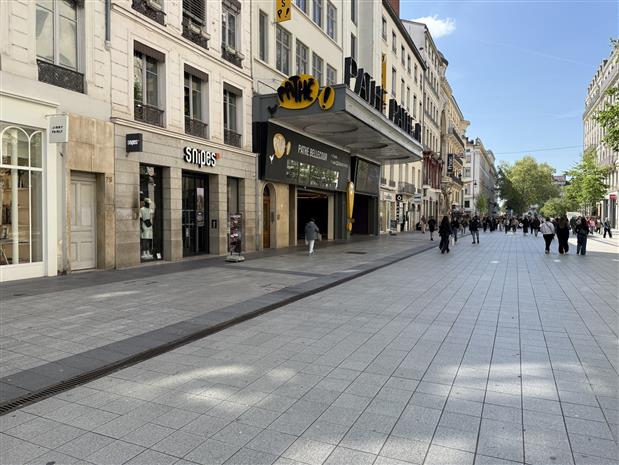 Commerce Location 69002 LYON 75 RUE DE LA REPUBLIQUE
