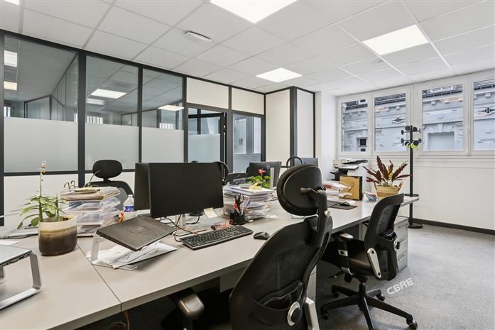 Bureau Location 75008 PARIS 61 RUE PIERRE CHARRON