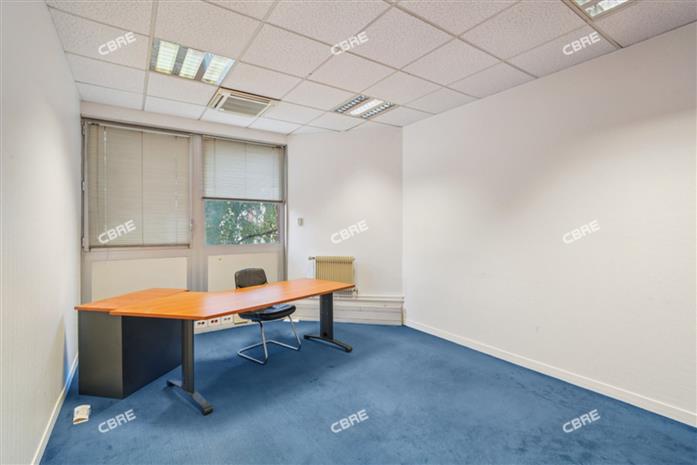 Bureau Location 93120 LA COURNEUVE
