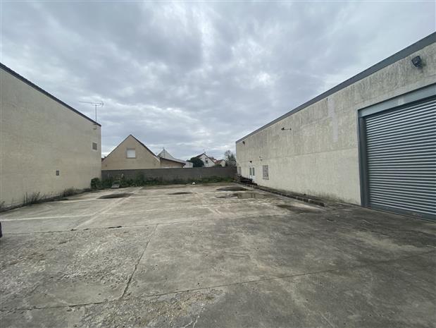 Entrepôt / Local d'activités Vente/Location 77230 VILLENEUVE SOUS DAMMARTIN