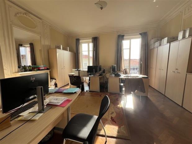 Bureau Location 06000 NICE