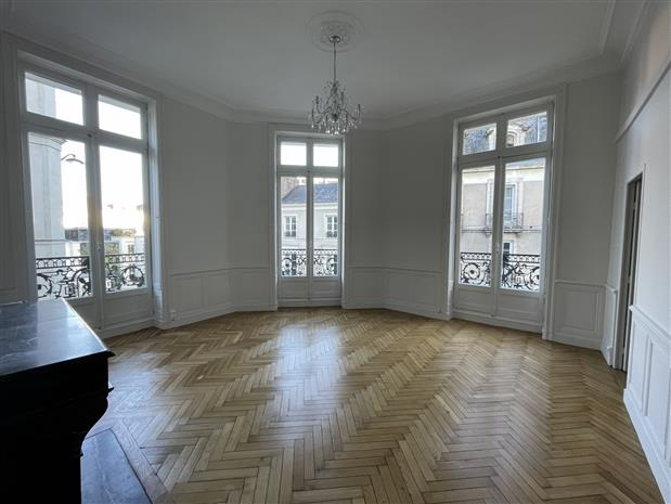 Bureau Location 44000 NANTES 1 RUE DU ROI ALBERT